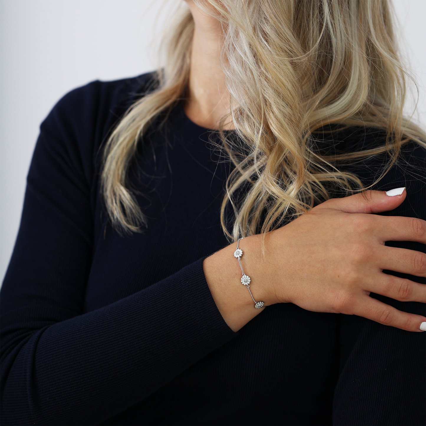 Marguerite Field Bracelet - CHRISTINA