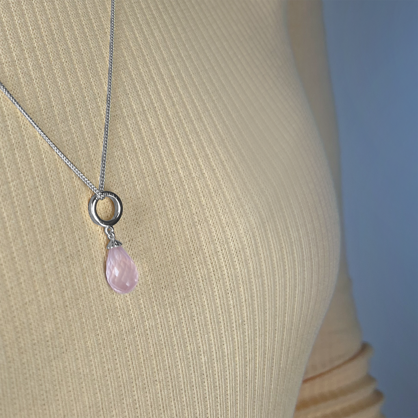 Necklace m Rosa Quartz drop sølv - CHRISTINA