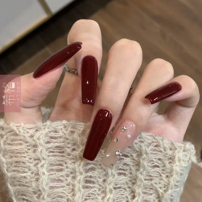 Ultralanger, reiner weinroter, schlichter, handgefertigter Schutzanzug