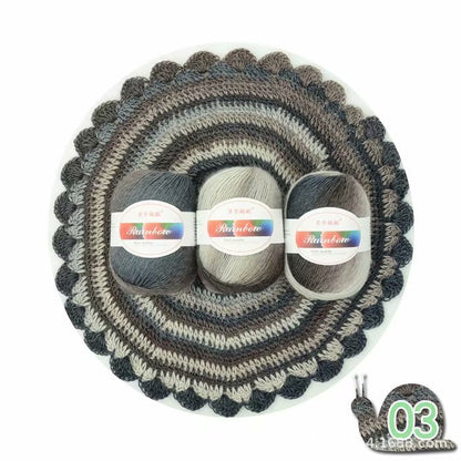 Regenbogenknäuel aus Garn