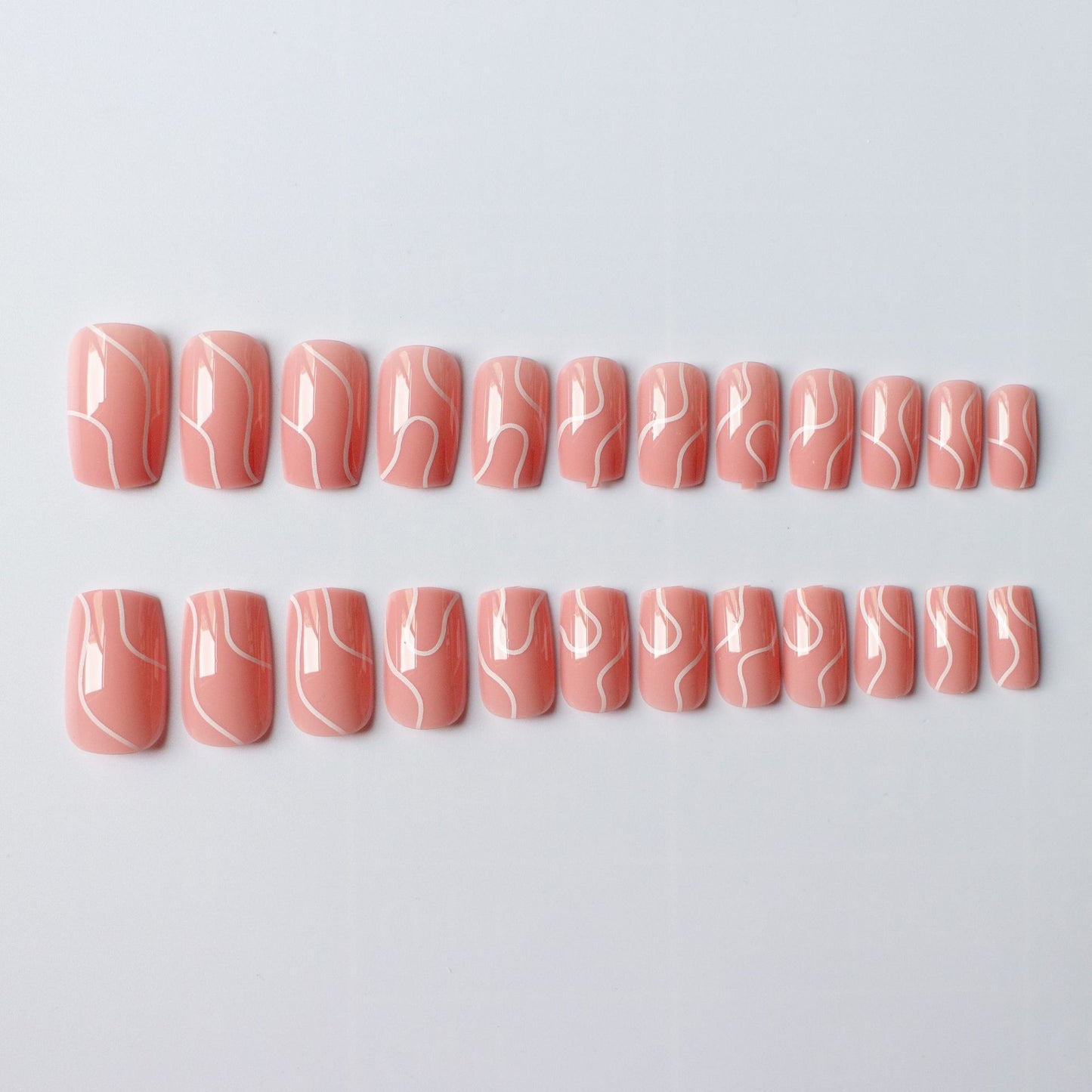 Damenmode – Perfekte Nagelverschönerung