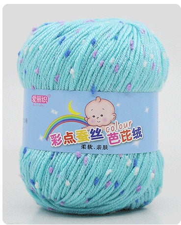 Wool scarf and cashmere yarn