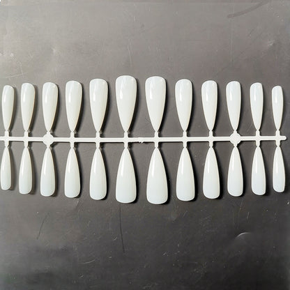 Nicht abfärbende künstliche Fingernägel