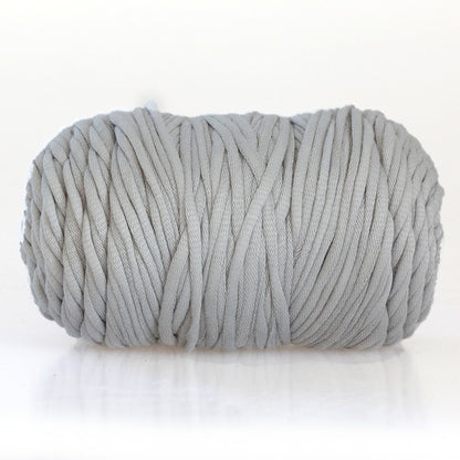 Handgewebte Hausschuhe aus dicker Wolle mit dickem Garnkern und Baumwollgarnknäuel