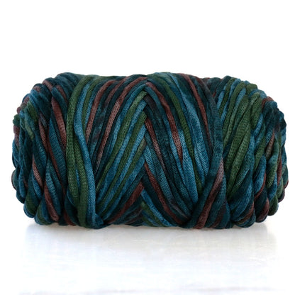 Handgewebte Hausschuhe aus dicker Wolle mit dickem Garnkern und Baumwollgarnknäuel