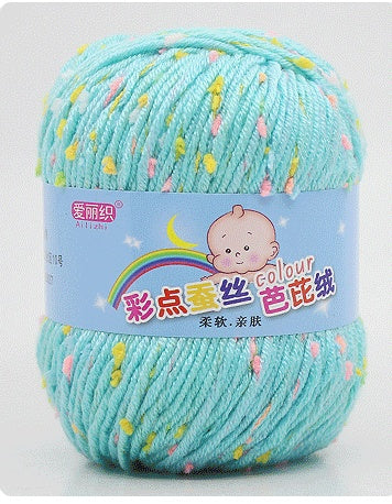 Wool scarf and cashmere yarn