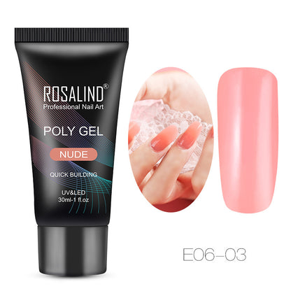 Kristallnagelmodell Nagelverlängerung