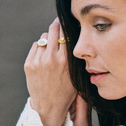 Marguerite Ø15mm Ring - Gold Plated Sterling Silver with 7 white Cubic Zirkonia