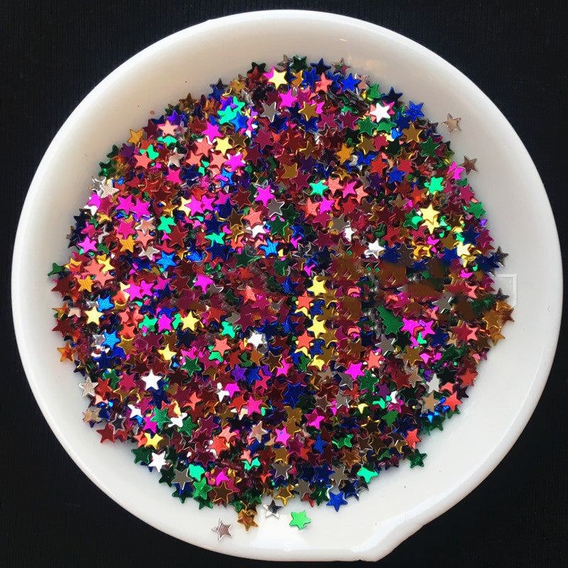 3 mm großer Nagelflicken mit fünfzackigem Stern und Pailletten