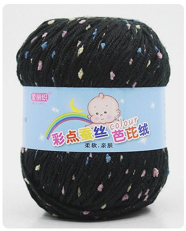 Wool scarf and cashmere yarn