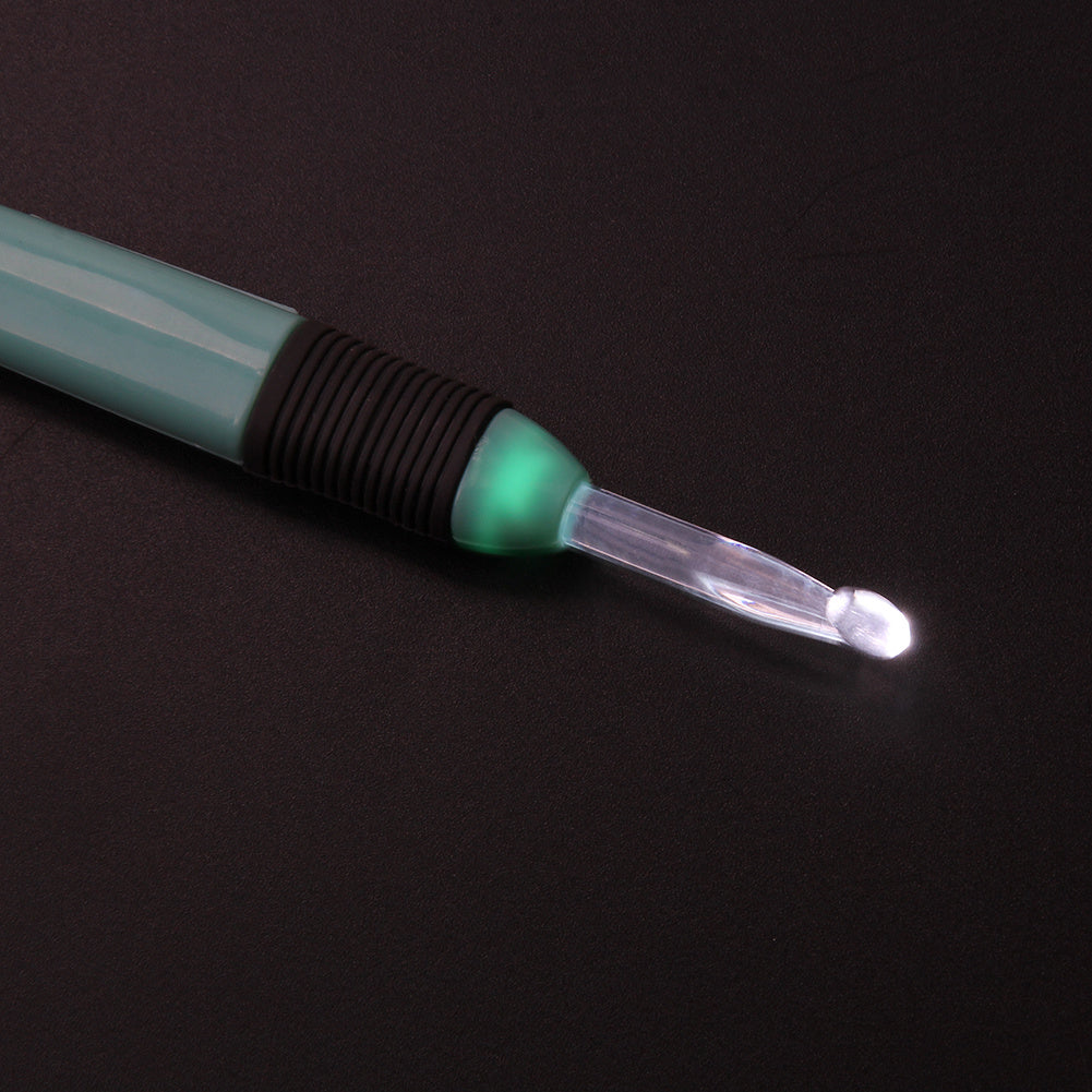 8-teiliges Set Häkelnadeln mit und ohne LED-Griff, Stricknadeln (2,5–6 mm), Nähset, mehrfarbig