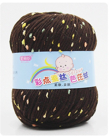 Wool scarf and cashmere yarn