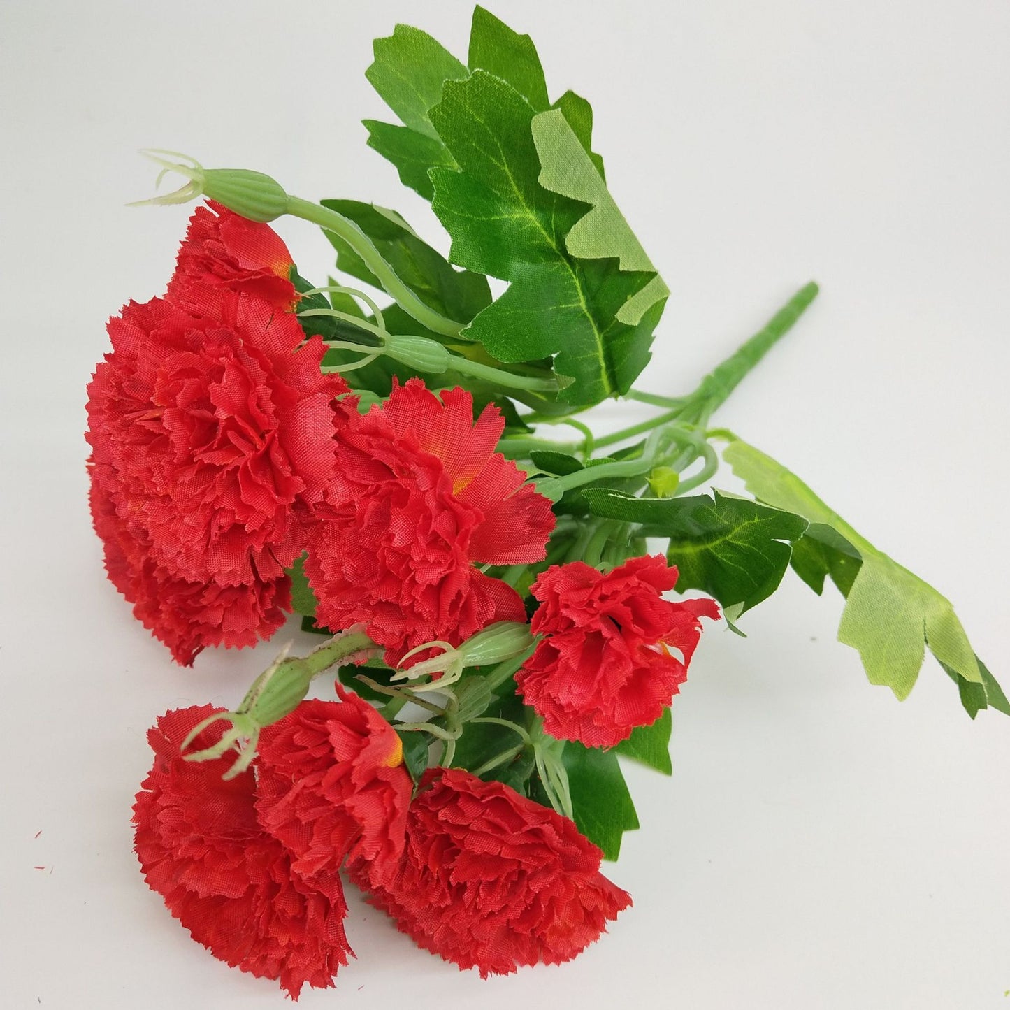 Heimdekoration: Künstliche Nelken mit kleinem Stiel