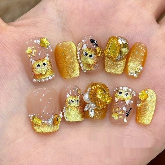 Katzenaugen-Maniküre – kurz, exquisit und süß