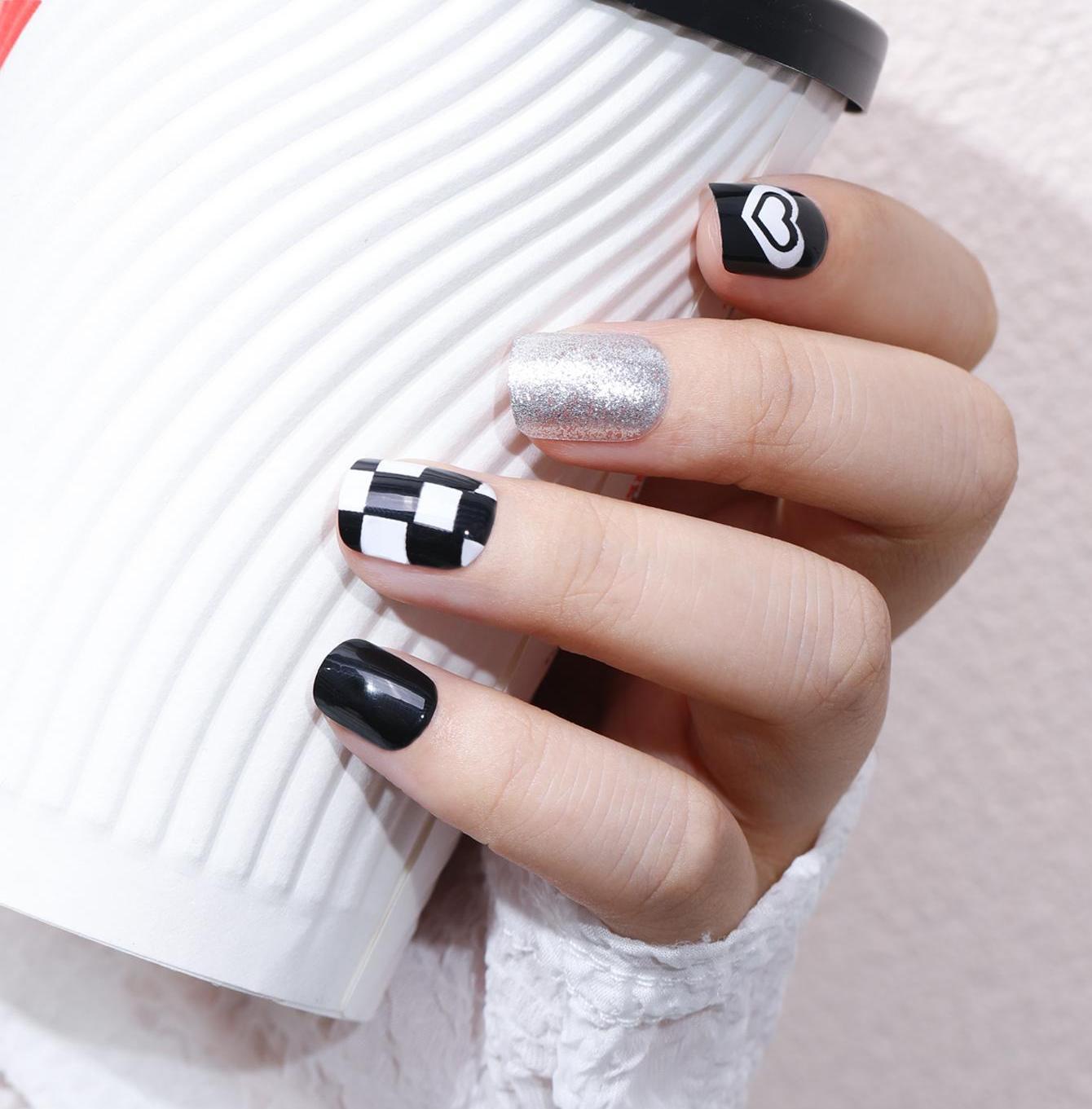 Nail Beauty New Hand-painted Fake Nail Tip Tulip Patch