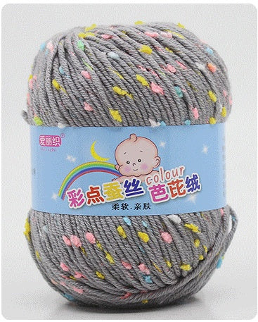 Wool scarf and cashmere yarn