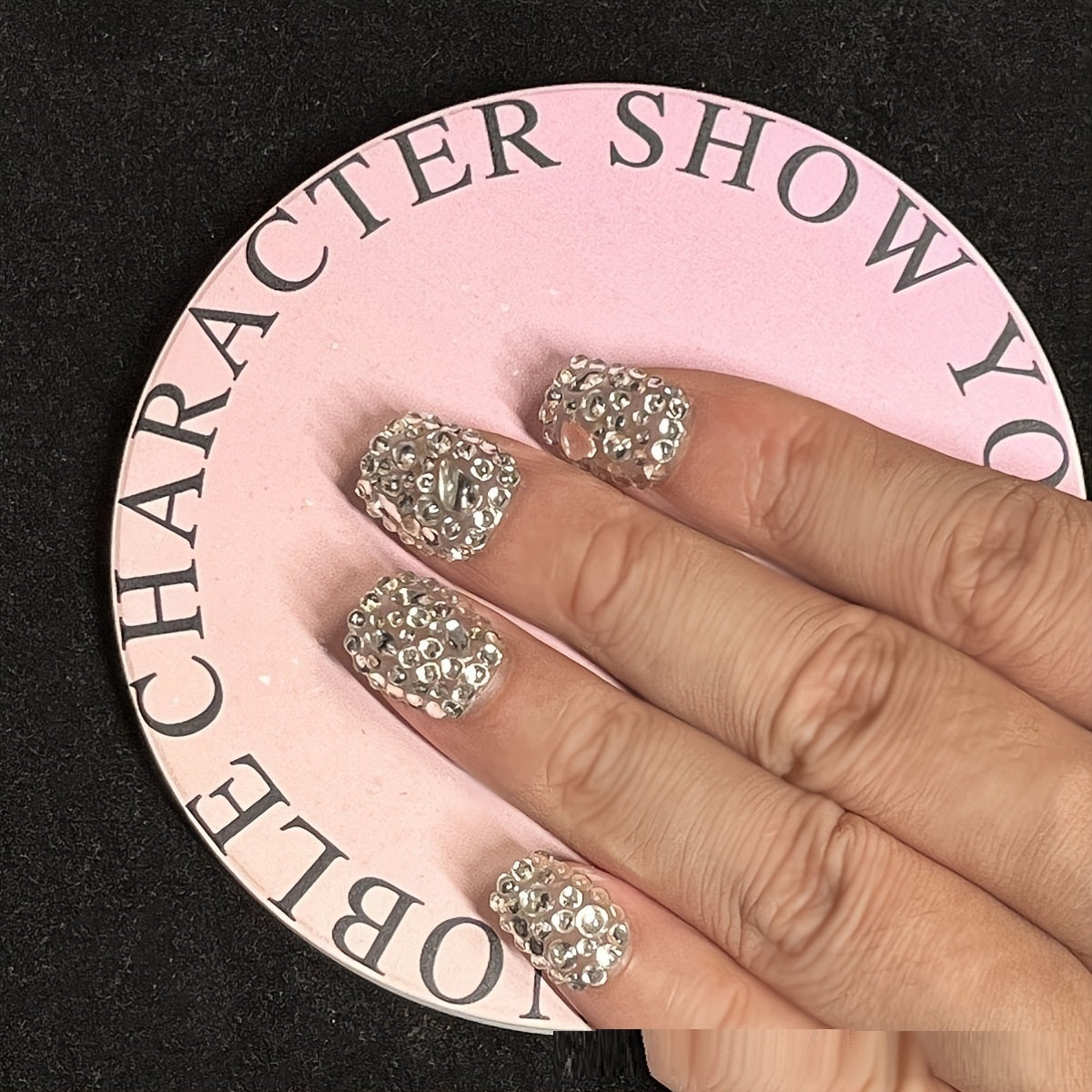 Handgefertigter, abnehmbarer Nagelspitzenaufsatz im Alltagsstil