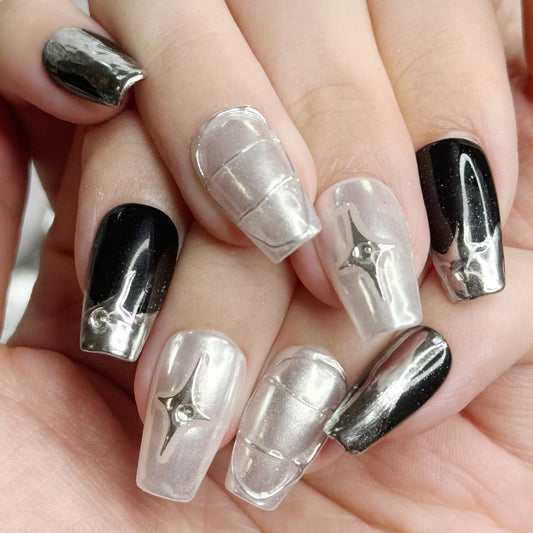 Vier achtzackige Sterne tragen Maniküre für Frauen