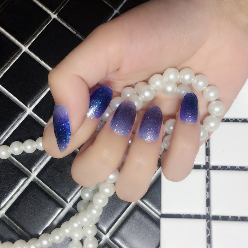 Nagelsticker mit Zwiebelpuder-Farbverlauf für Internetstars