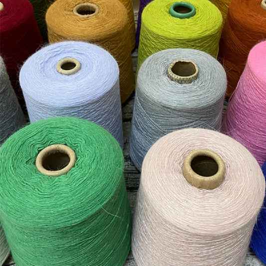 Weiches, hautfreundliches, handgewebtes Feinwollgarn aus Kaninchenwolle