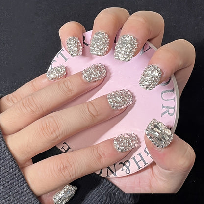 Handgefertigter, abnehmbarer Nagelspitzenaufsatz im Alltagsstil