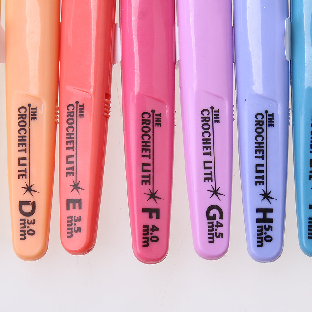 8-teiliges Set Häkelnadeln mit und ohne LED-Griff, Stricknadeln (2,5–6 mm), Nähset, mehrfarbig