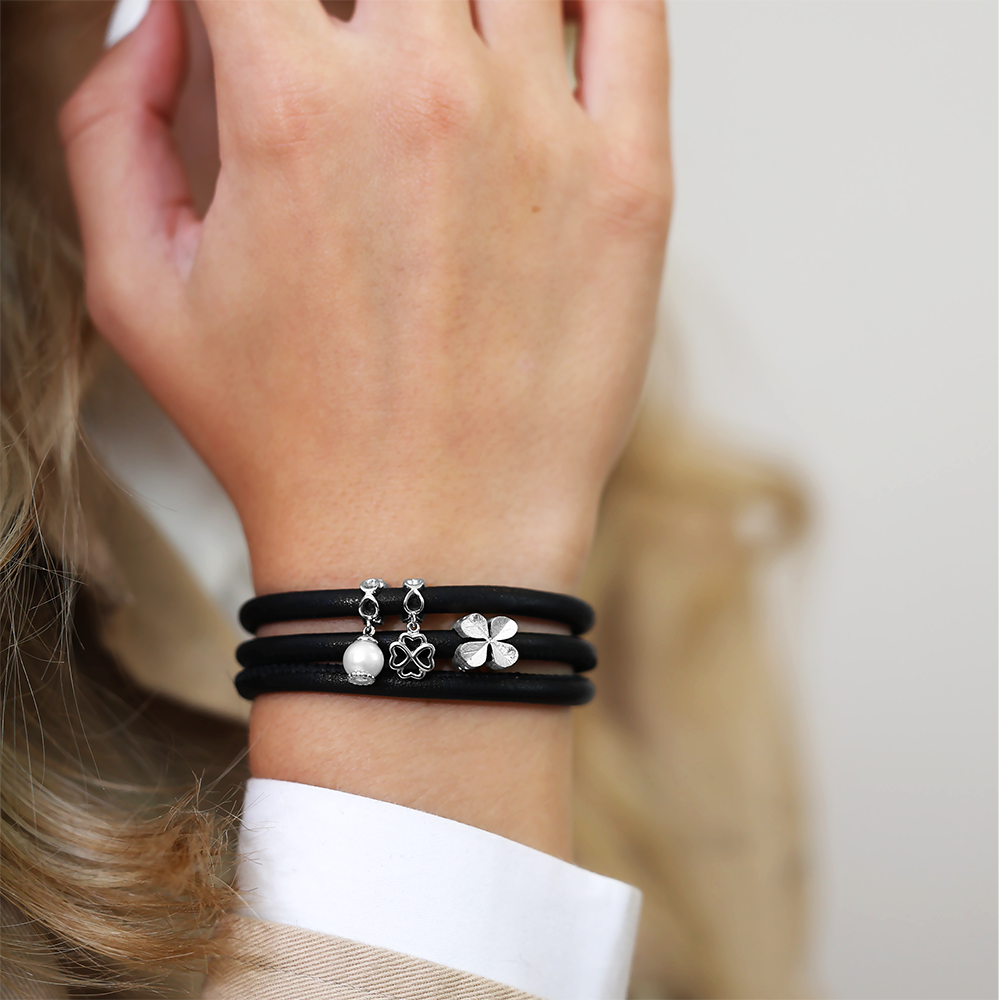 Moving Pearl Charms with sølvBracelet - CHRISTINA