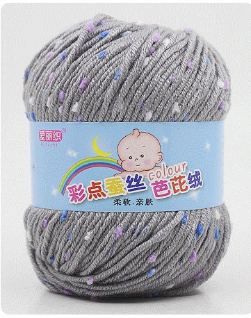 Wool scarf and cashmere yarn