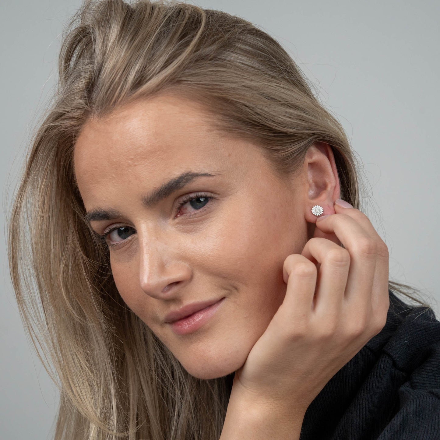 Marguerite CZ 8mm Stud Earrings - Sterling Silver with 14 white Cubic Zirkonia