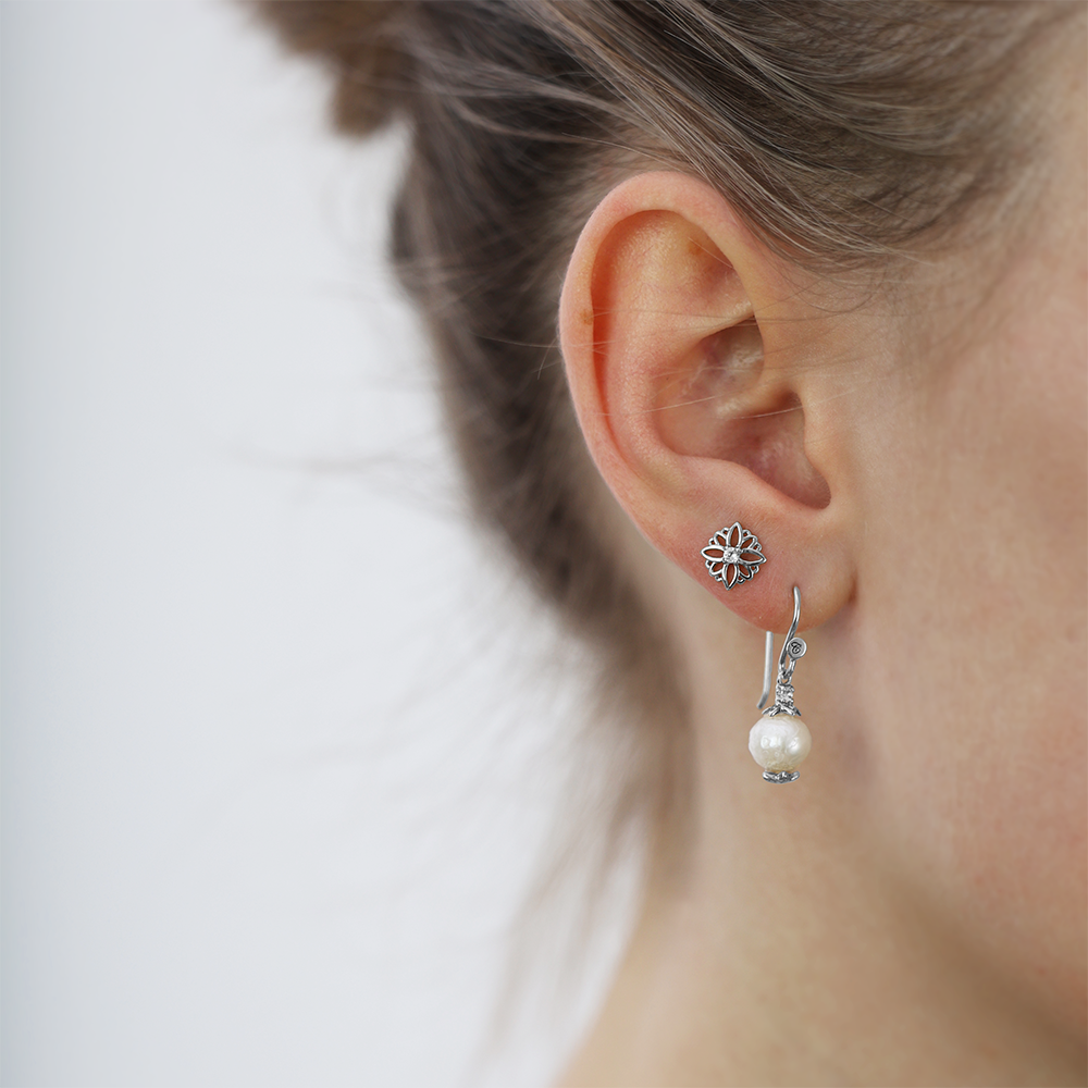 NatWatchal Flower Stud Earrings Stud Earrings - CHRISTINA