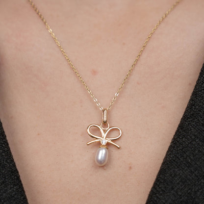 Celebrate Earring Pendant - Polished Gold Plated Sterling Silver with 1 Ferskvandsperle