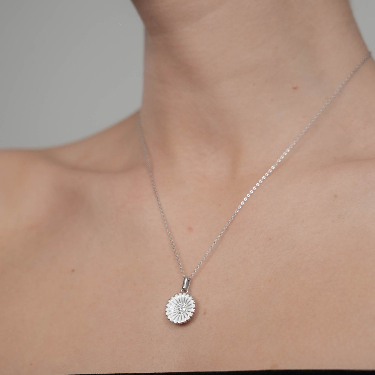 Marguerite CZ Ø15mm Earring Pendant - Sterling Silver with 7 Cubic Zirkonia