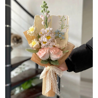 Handgewebter Garnstrauß für Fertigprodukte