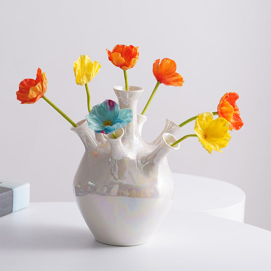 Neue Blumen für die Wohnzimmerdekoration