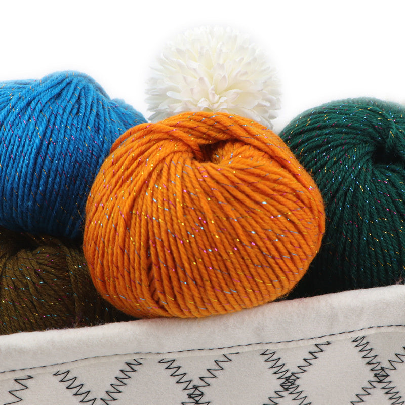 Handgestricktes Hausschuhkissen aus Acrylgarn