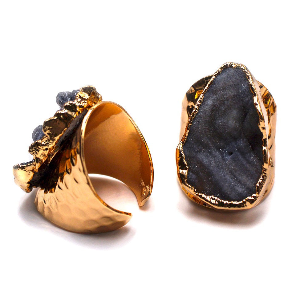 Irregular natural crystal cluster ring with crystal raw stone edge inlaid with natural stone gold-plated exaggerated jewelry