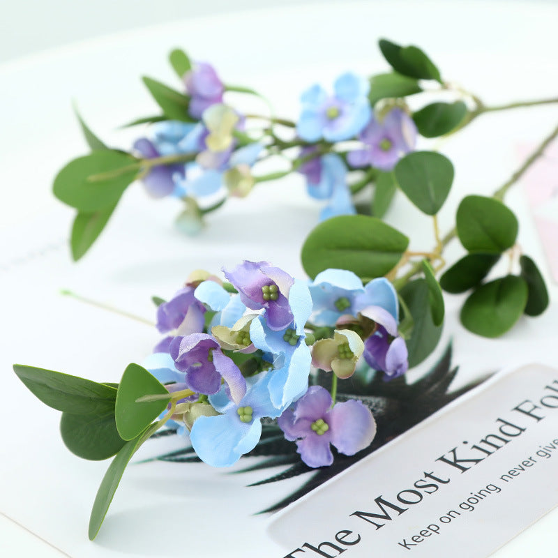 Hotel- und Heimdekoration mit künstlichen Blumen für Hochzeiten