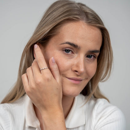 Simple Life Style Ring - Sterling Silver with 5 white Cubic Zirkonia