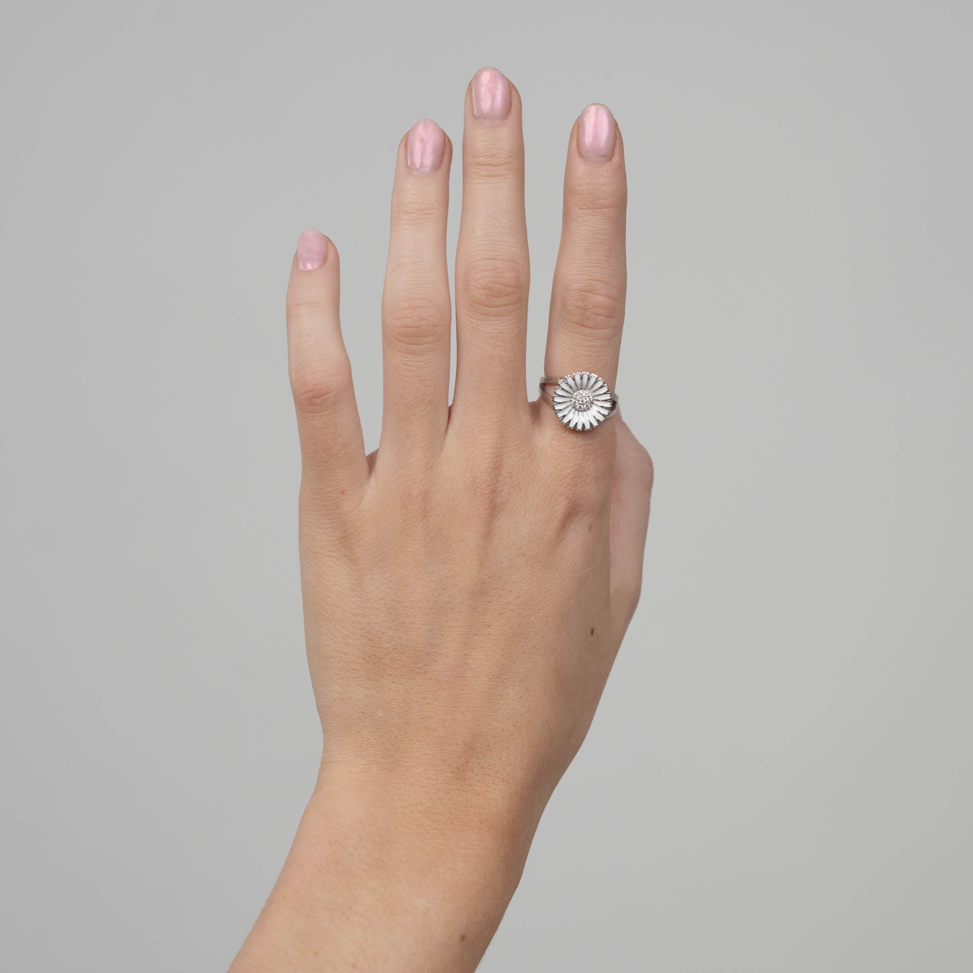 Marguerite Ø15mm Ring - Sterling Silver with 7 white Cubic Zirkonia