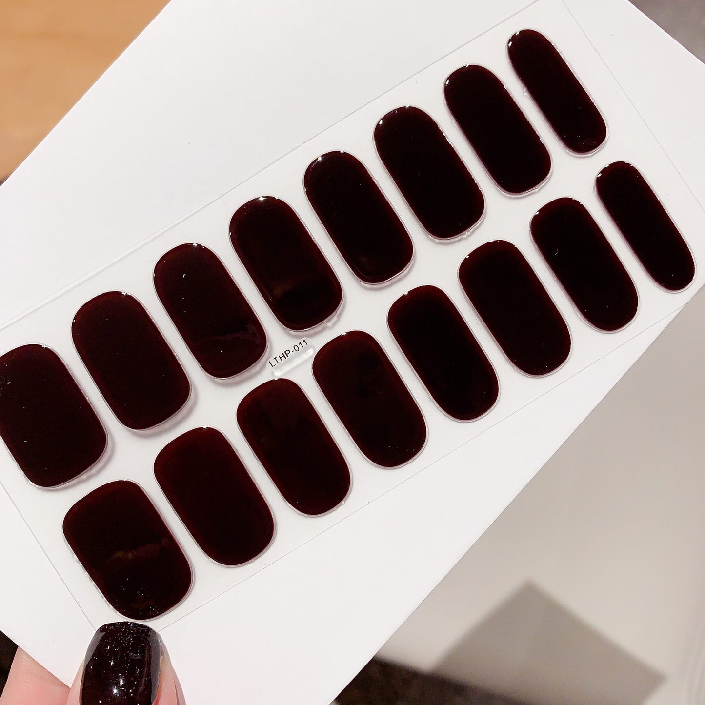 Wasserdichte und langlebige halbgehärtete UV-Nagelsticker der zweiten Generation