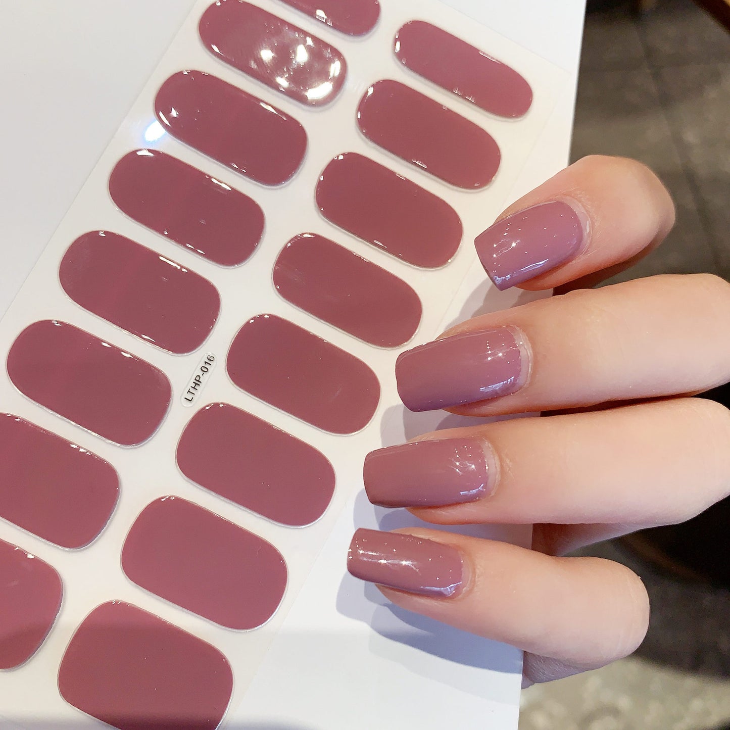 Wasserdichte und langlebige halbgehärtete UV-Nagelsticker der zweiten Generation