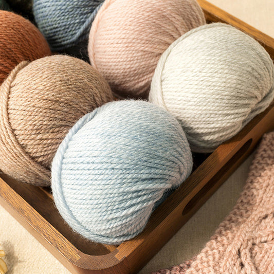 Wollgarn, handgewebte Kleidung, Mütze, Wollknäuel