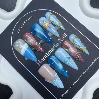 Nagelsticker mit handbemaltem, dreidimensionalem Marine-Muster in geschnitzter Rüstungsoptik