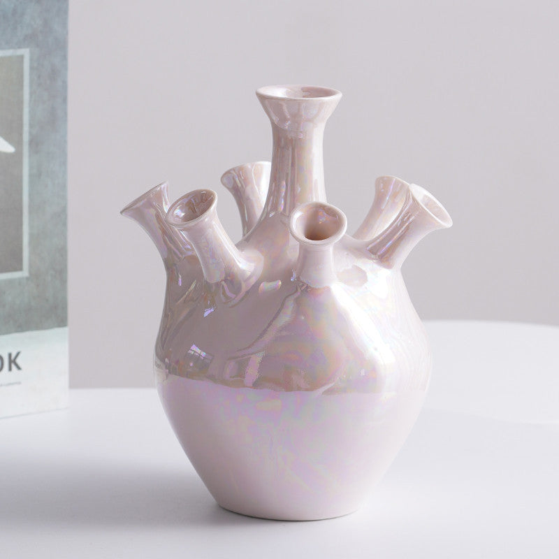 Neue Blumen für die Wohnzimmerdekoration