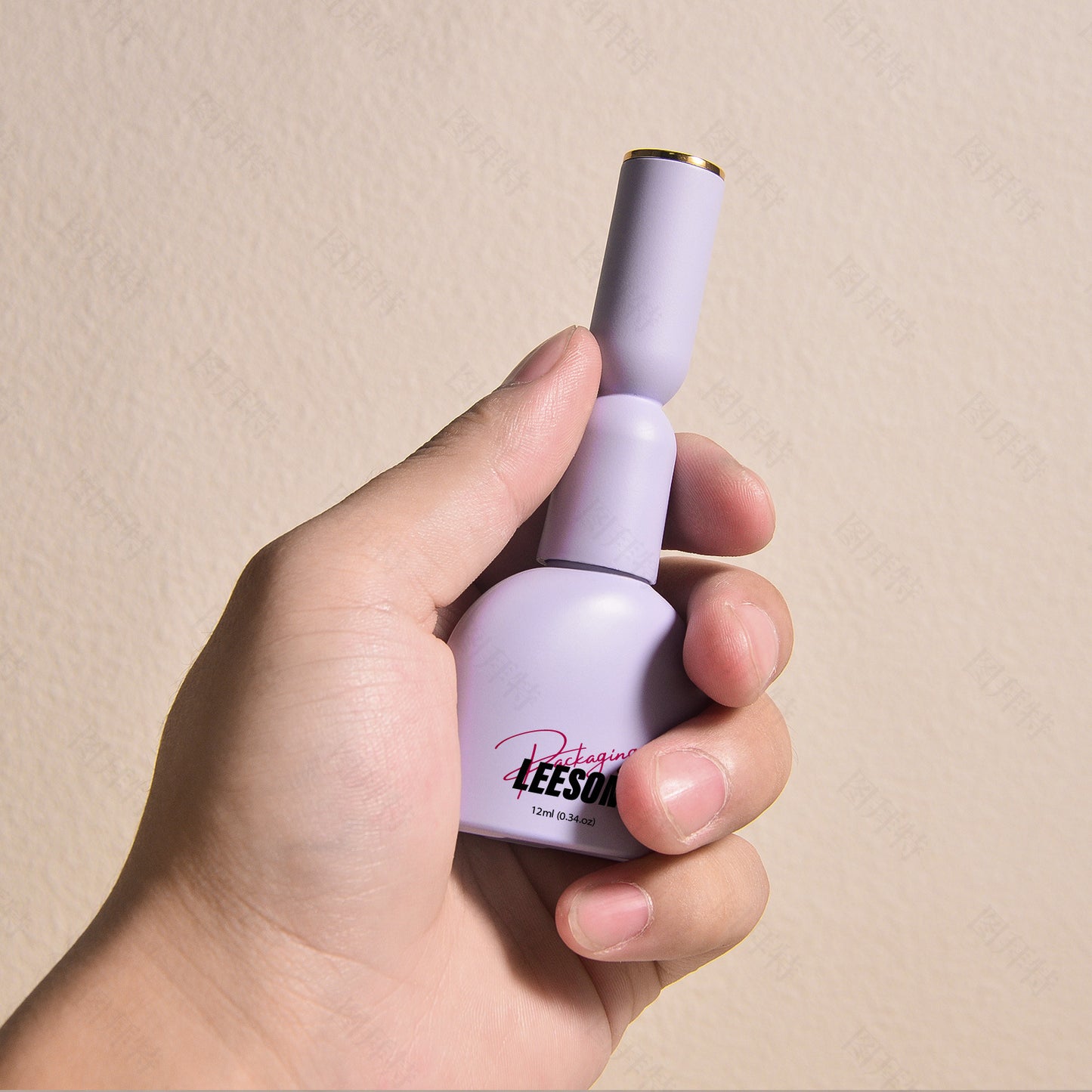 Lichtdichte Nagellackflasche aus Glas mit Pinsel und galvanisiertem Nagellackdeckel