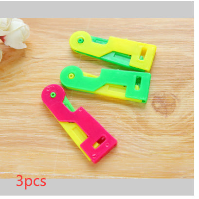 Neuestes automatisches Nadeleinfädler-System für ältere Menschen