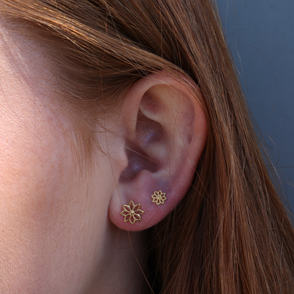 Simple Flower Simple Earring Stud / Single Stud - Polished Gold Plated Sterling Silver