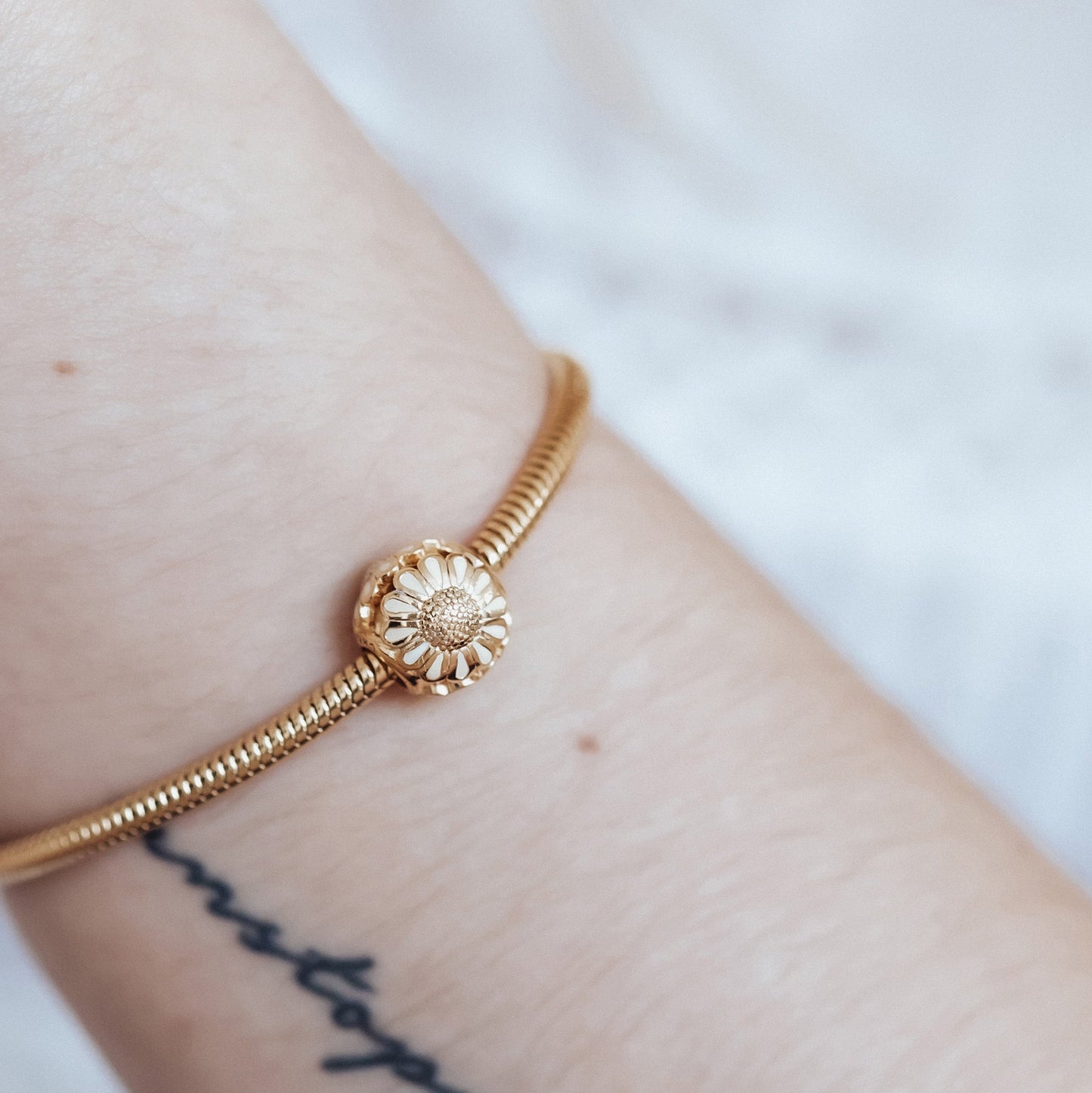 Marguerite - Charm 4 mm with Bracelet - Brushed Sterling Silvert