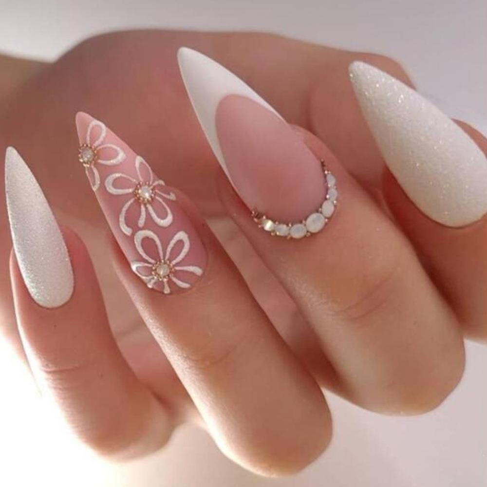 Nageldesign in Tropfenform
