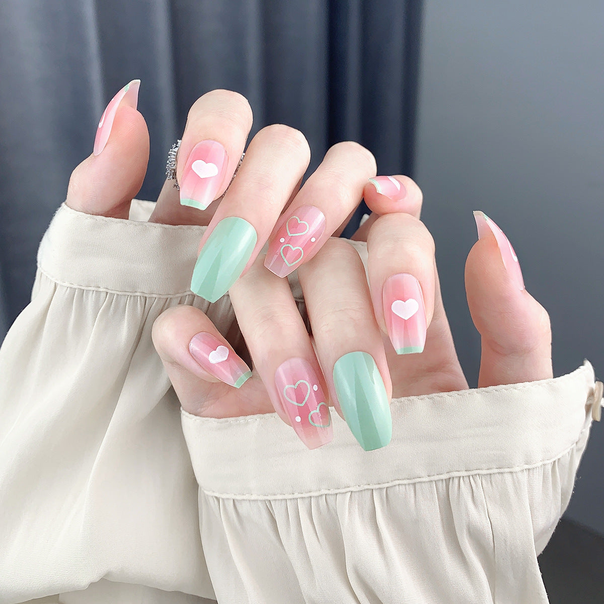 Nail Beauty New Hand-painted Fake Nail Tip Tulip Patch